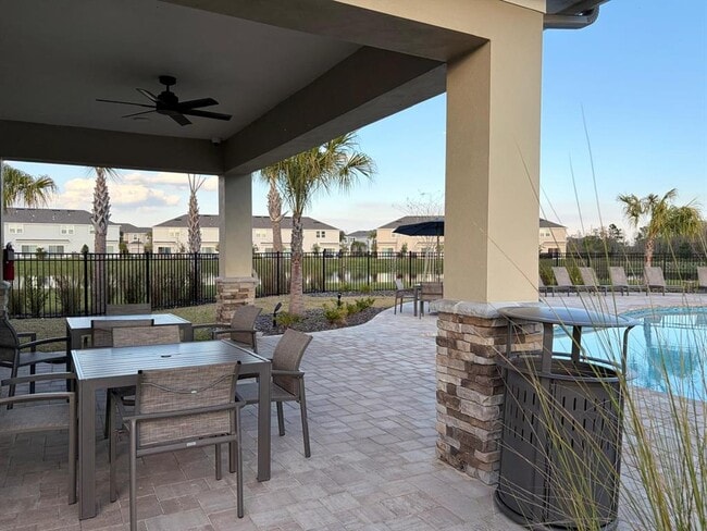 Building Photo - 2724 Skyline Lp