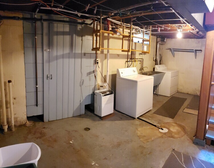 Building Photo - 1315 N 20th Ave E