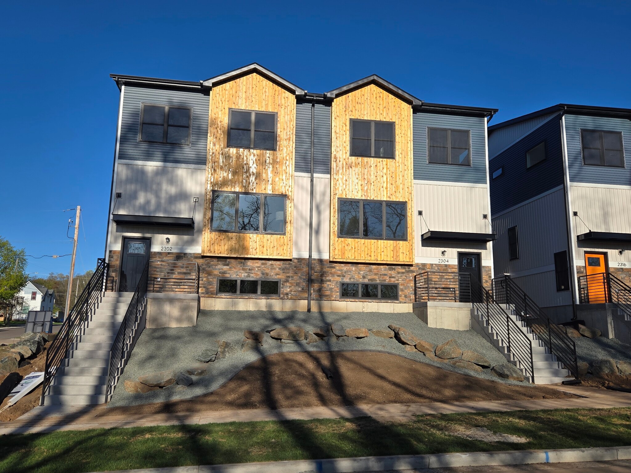 Building Photo - 2304 1st St