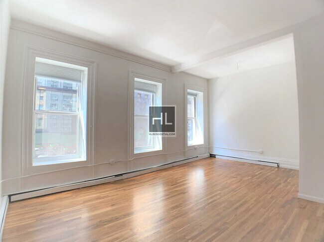 Building Photo - BROADWAY