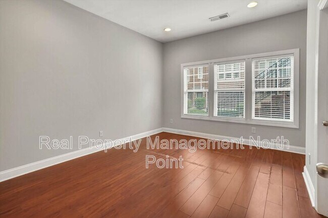 Building Photo - 3026 Eltham Pl