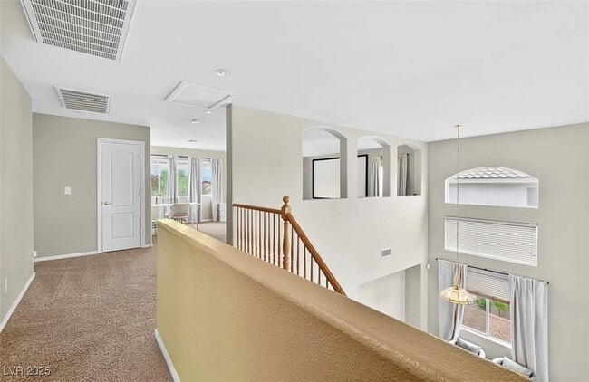 Building Photo - 233 Lynbrook St