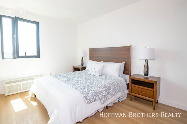 Building Photo - 2853 West Blvd