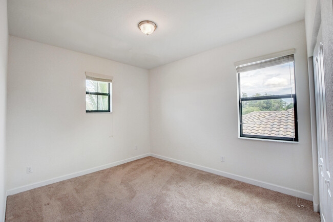Building Photo - 8979 Gulf Run Way