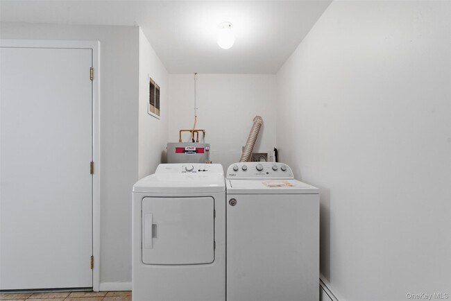 Building Photo - 25 Woodland Terrace Ct