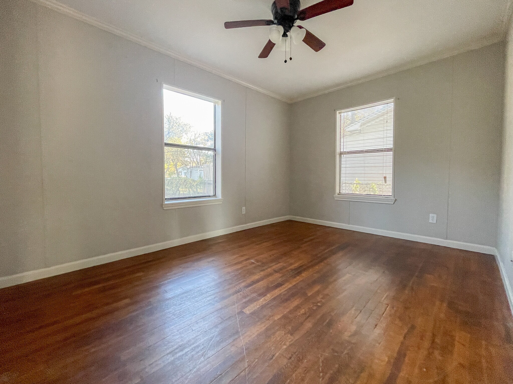 Building Photo - 207 N Bermuda St