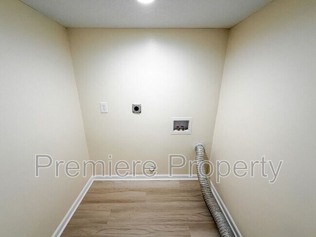 Building Photo - 10411 E 78 Terrace