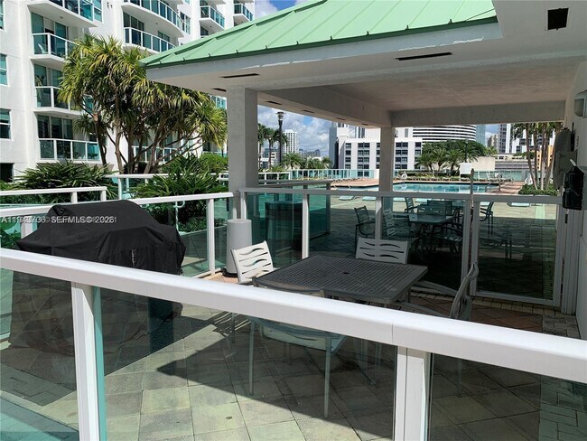 Building Photo - 41 SE 5th St