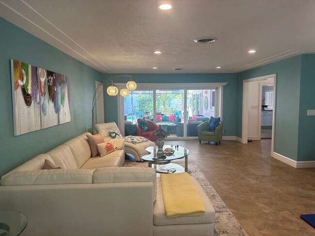 Building Photo - 7020 Mango Ave S