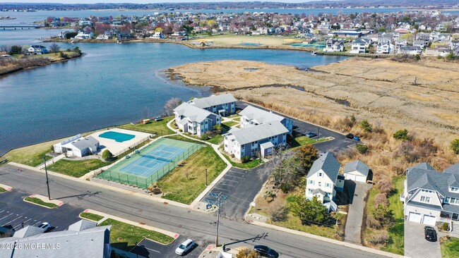 Building Photo - 47 Valentine St