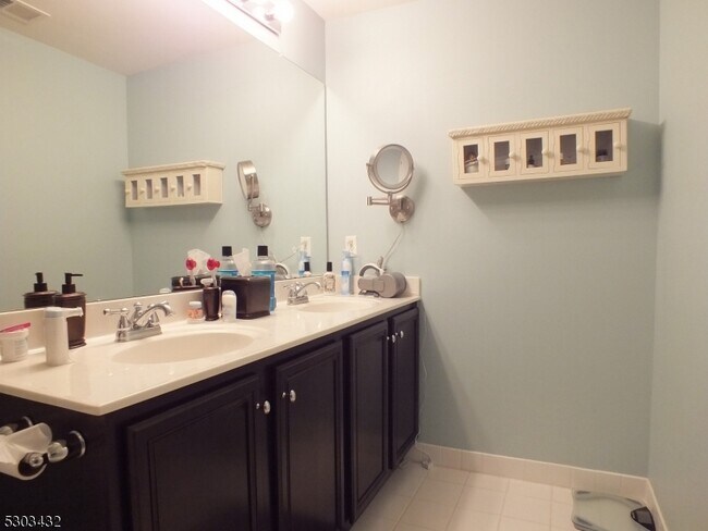 Building Photo - 1503 Meadow Brook Ct