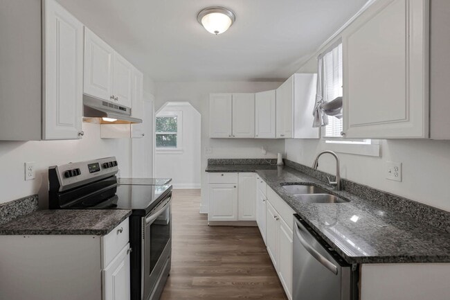 Building Photo - 450 S Terrace Ave