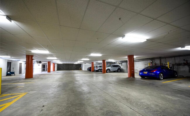 Building Photo - 17 Chapel St