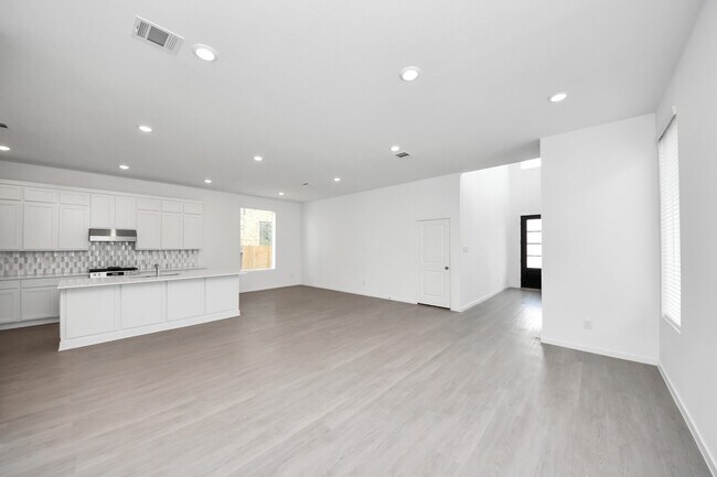 Building Photo - 3040 Ash Ray Dr