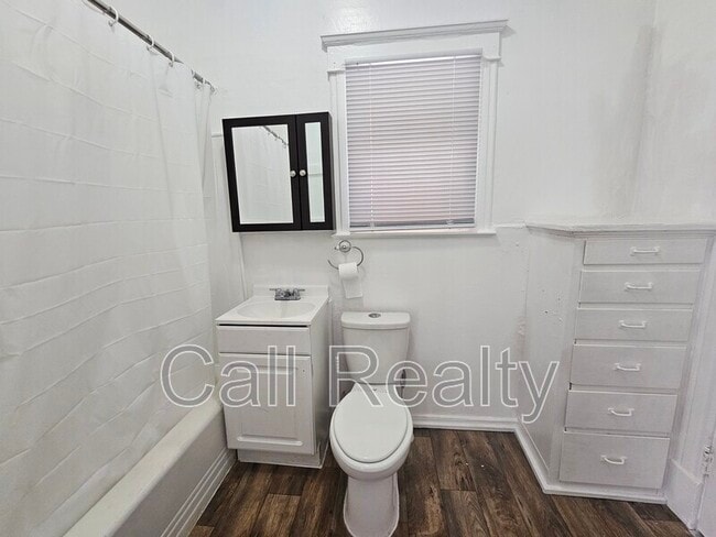 Building Photo - 2301 W Dean Ave