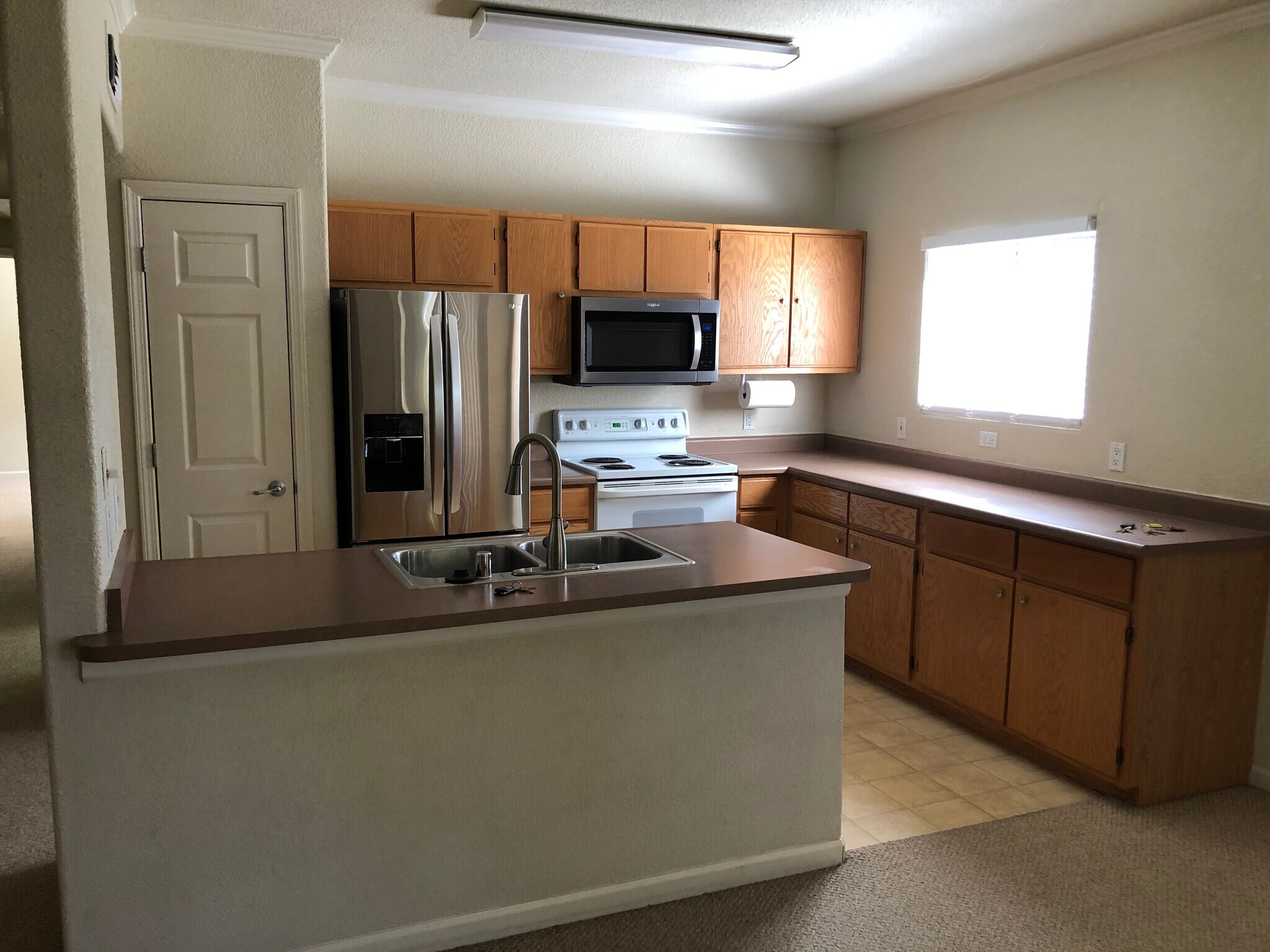 Building Photo - 10001 Woodcreek Oaks Blvd