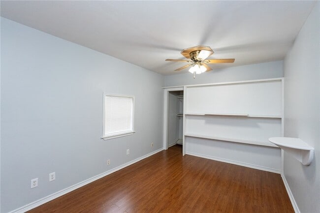 Building Photo - 706 Pennington Dr