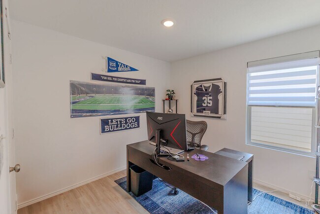 Building Photo - 10502 Torroja Wy