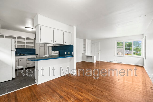 Building Photo - 3501 Redick Ave