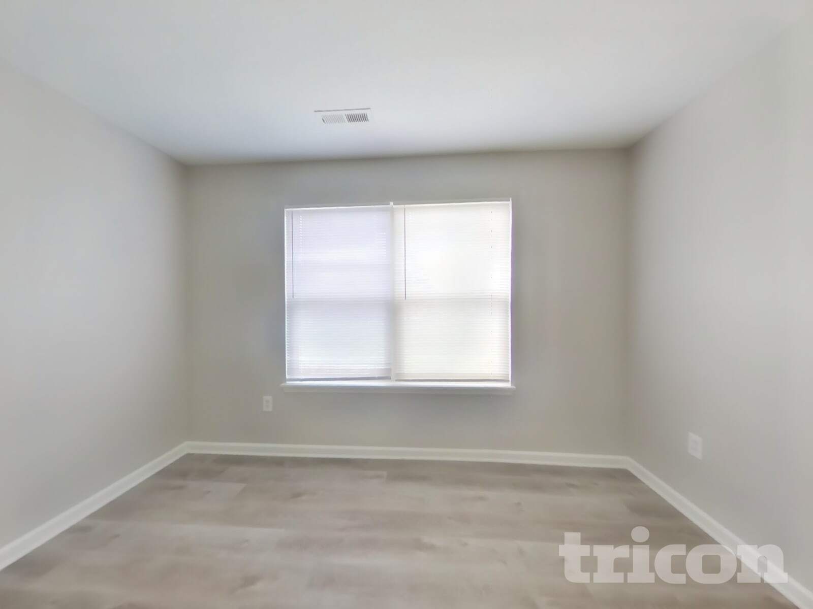 Building Photo - 11491 N Creekside Dr