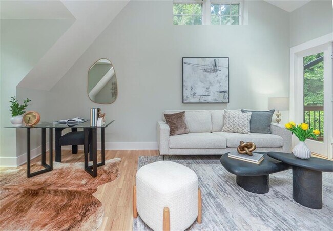 Building Photo - 2908 N Hills Dr NE