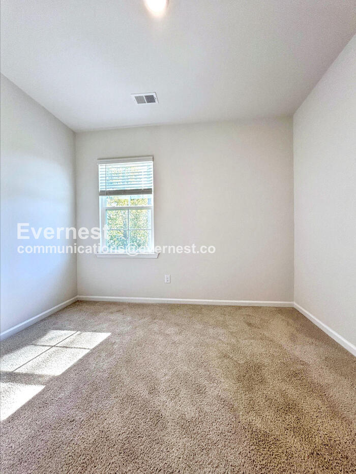 Building Photo - 152 Lulu Ln