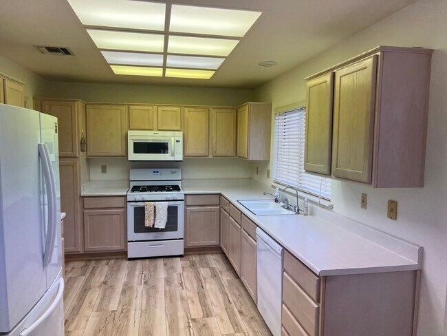 Building Photo - 2516 Sunup Dr