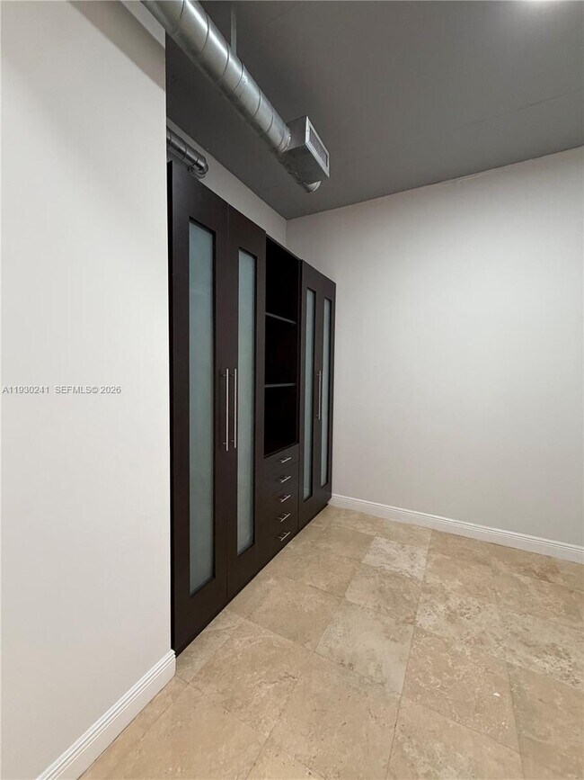 Building Photo - 3029 NE 188th St