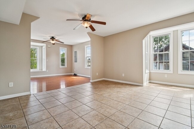 Building Photo - 141 Walnut St