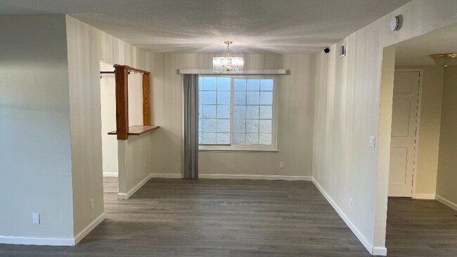 Building Photo - 608 Lisa Way