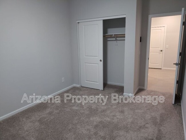 Building Photo - 17232 W Paraiso Ln