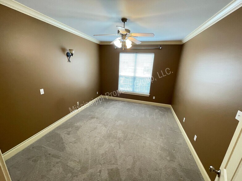 Building Photo - 202 Private Rd 3097
