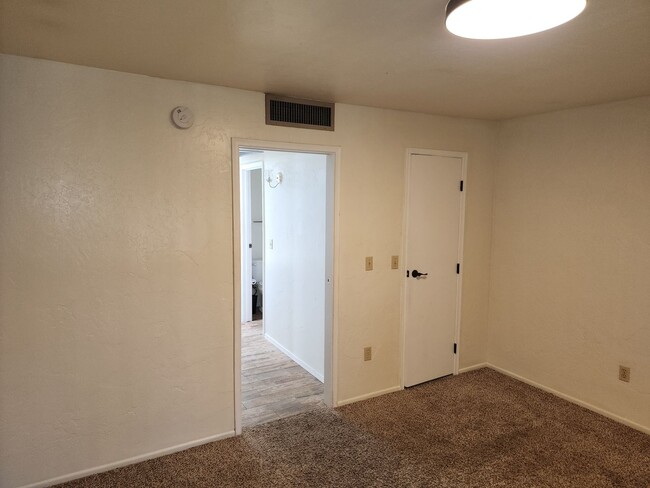 Building Photo - Tucson Rental Properties