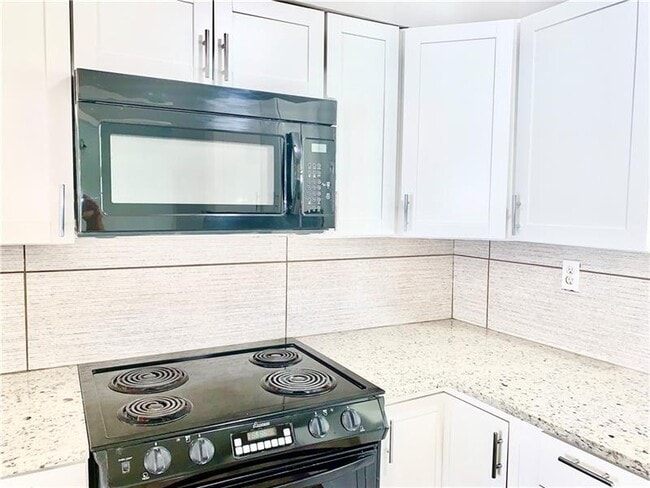 Building Photo - 145 Northwood Dr