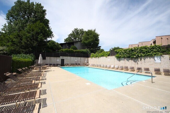 Building Photo - 73 Courtland Ave