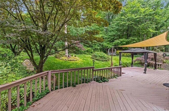 Building Photo - 1880 Meadowchase Ct