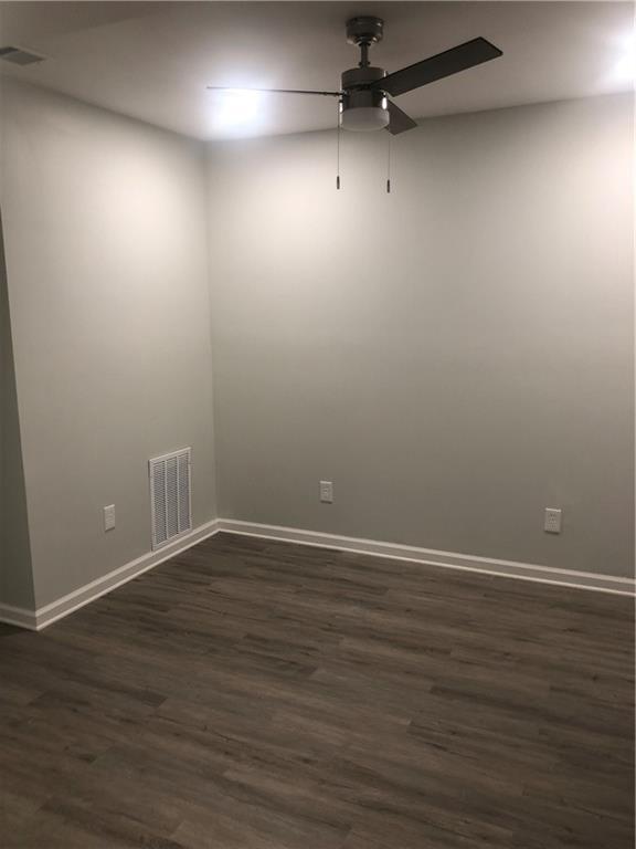 Building Photo - 700 Lynn Cir SW