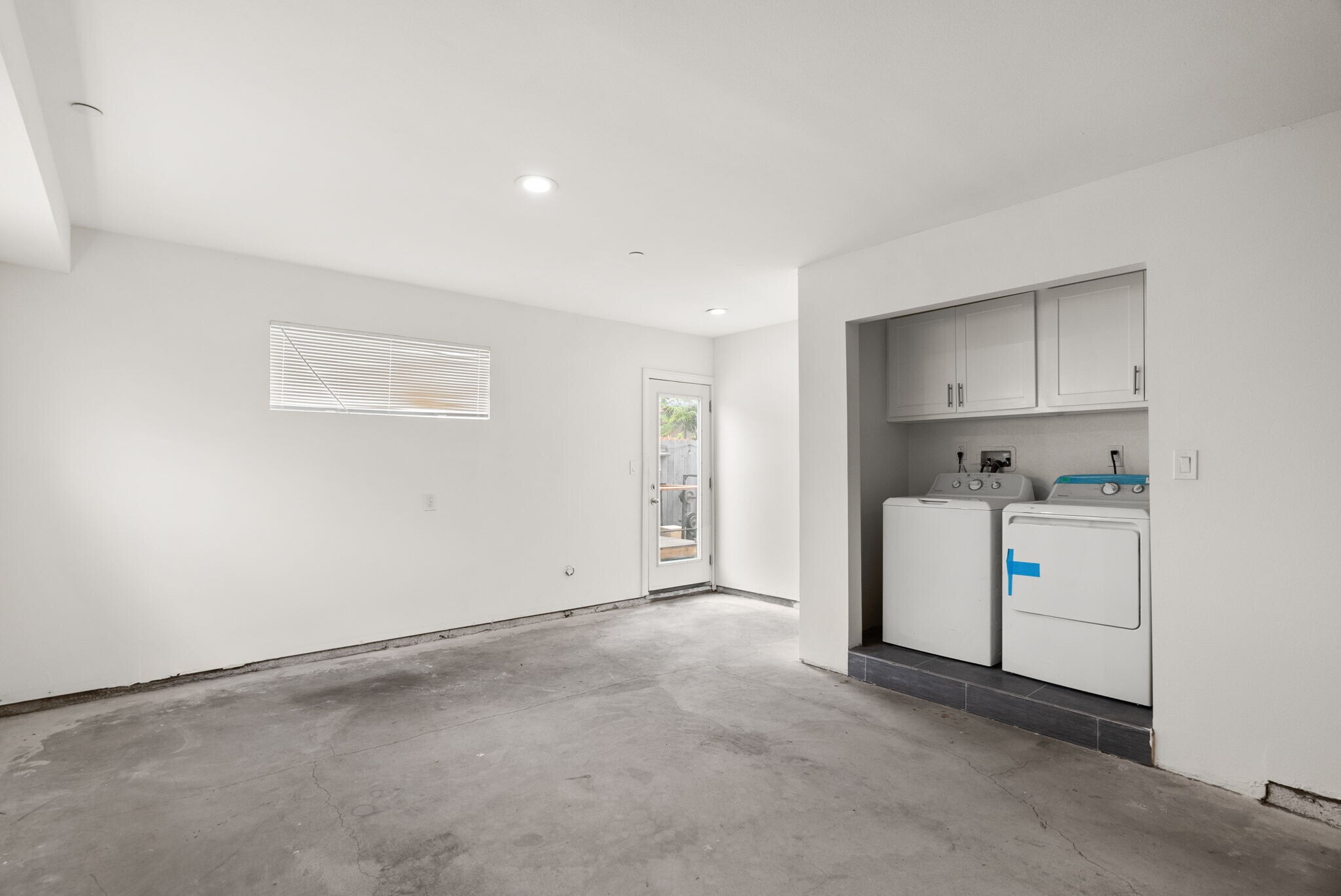 Building Photo - 11637 Kittridge St