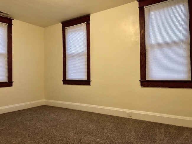 Building Photo - Unit for rent in Lauraville