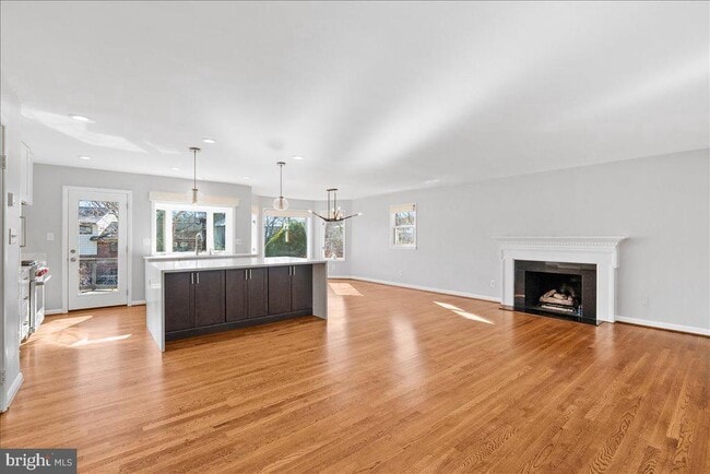 Building Photo - 7107 Tyndale St