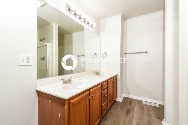 Building Photo - 3 Bedroom Pet-Friendly Home in GREENSBORO,...