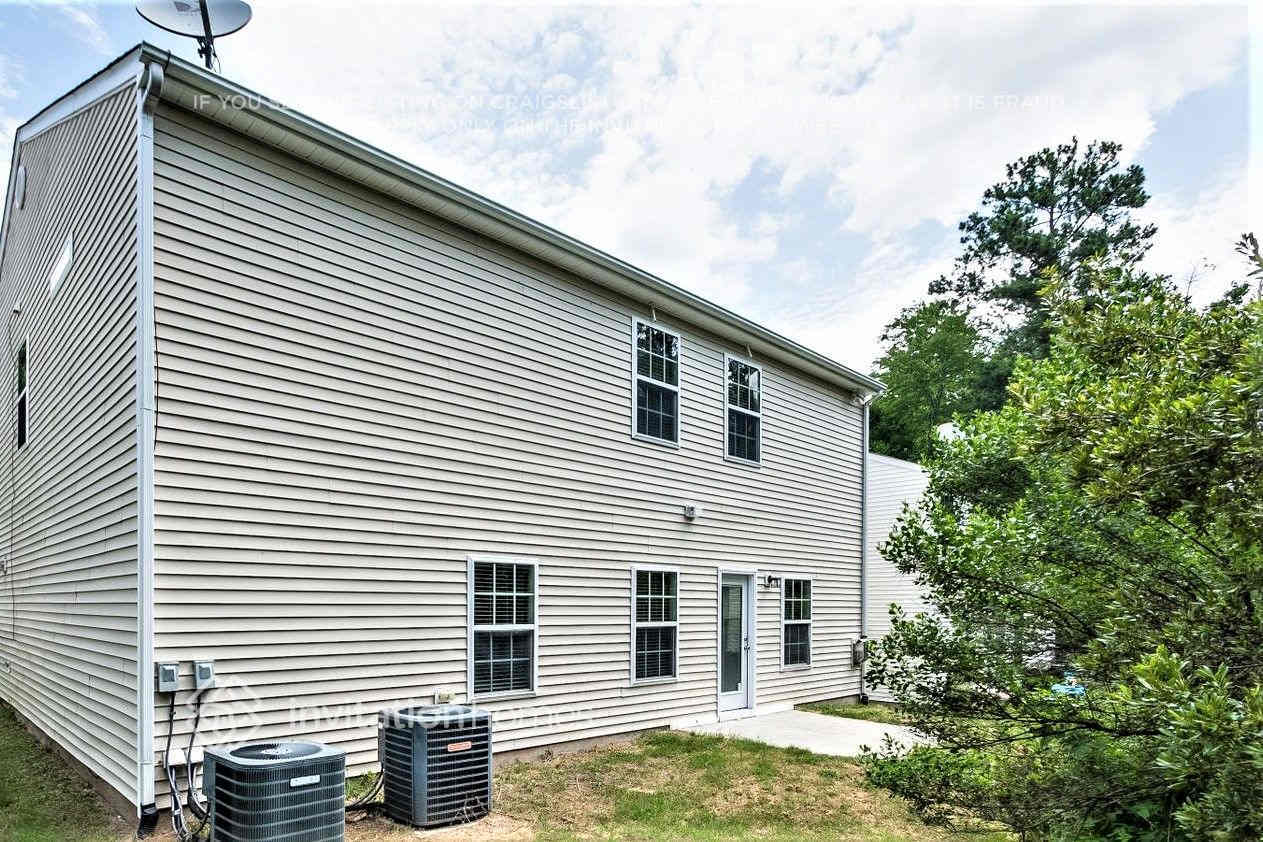 Building Photo - 927 Spring Meadow Dr
