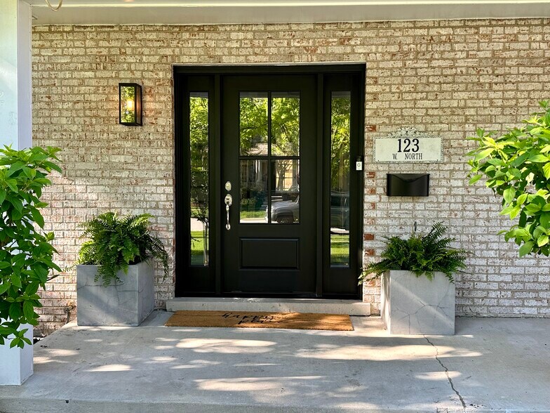 Building Photo - 123 W North St