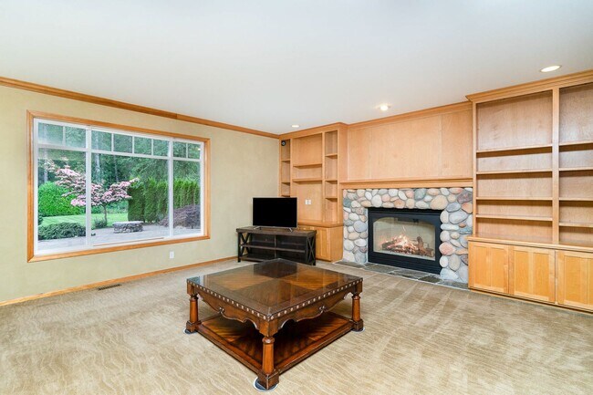 Building Photo - 4Bd/3Ba Woodinville House