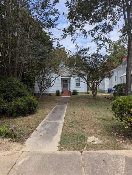 Building Photo - 902 W Tuskeena St