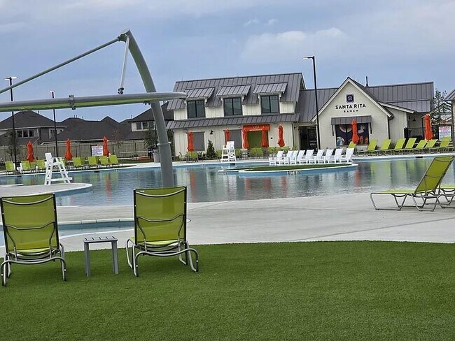 Building Photo - 217 Redonda Dr