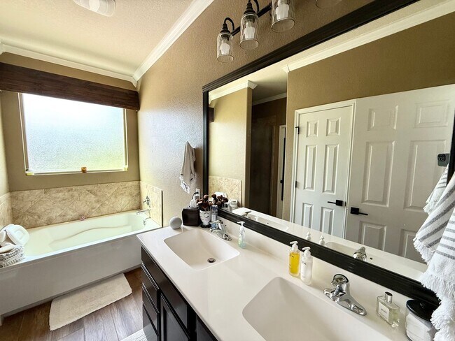 Building Photo - 11109 Gainer Dr