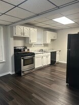 Building Photo - 500 S Kiesel St