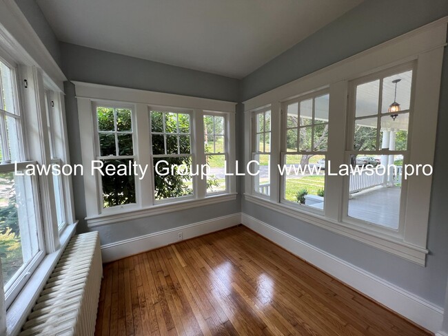 Building Photo - Gorgeous, Updated Historic Home In Old Sou...