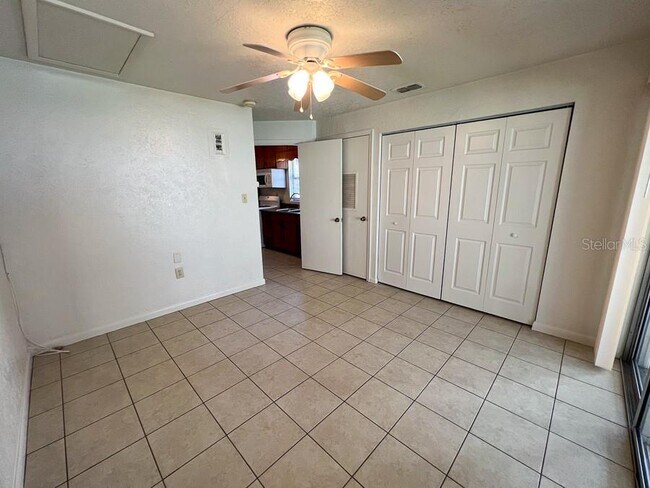 Building Photo - 1406 SW 18th Pl